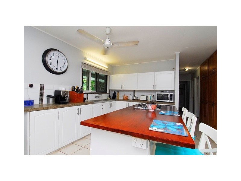 114 Wistaria Street, Holloways Beach QLD 4878