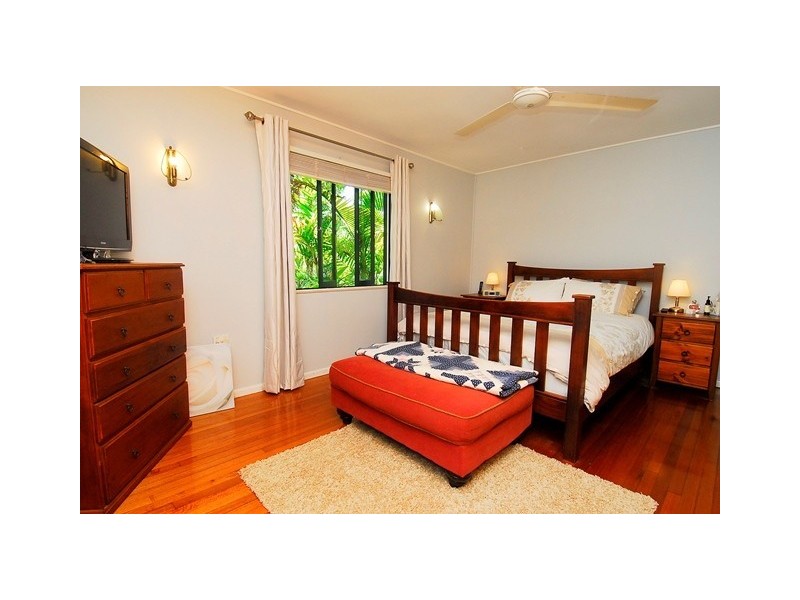 114 Wistaria Street, Holloways Beach QLD 4878