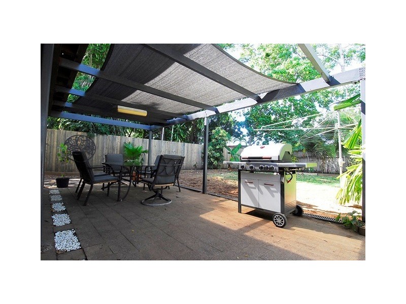 114 Wistaria Street, Holloways Beach QLD 4878