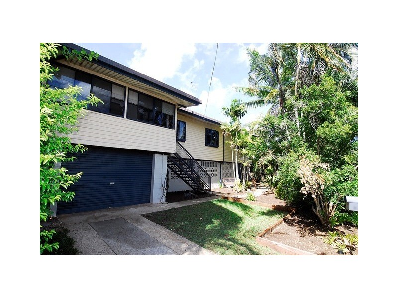 114 Wistaria Street, Holloways Beach QLD 4878