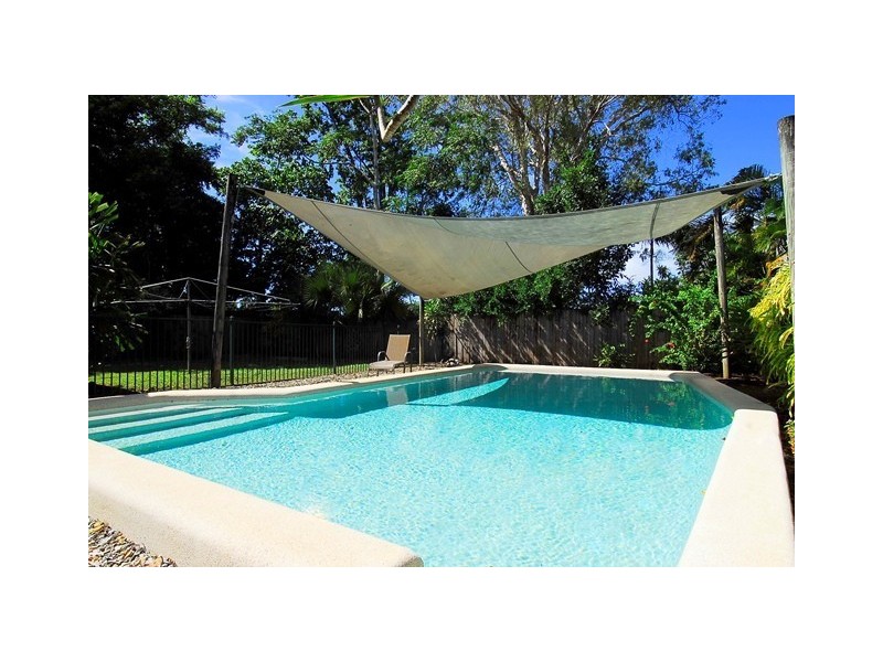 114 Wistaria Street, Holloways Beach QLD 4878