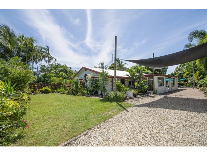 6 Summertime Cl, Trinity Park QLD 4879