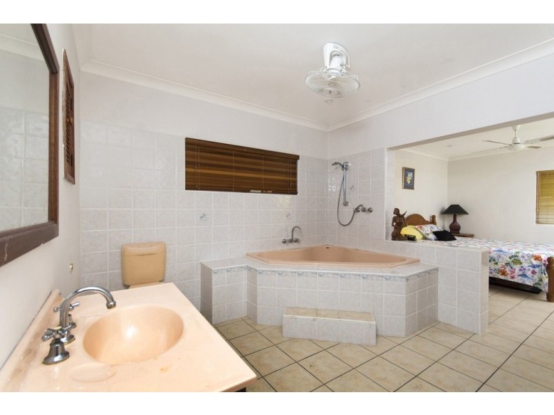 6 Summertime Cl, Trinity Park QLD 4879