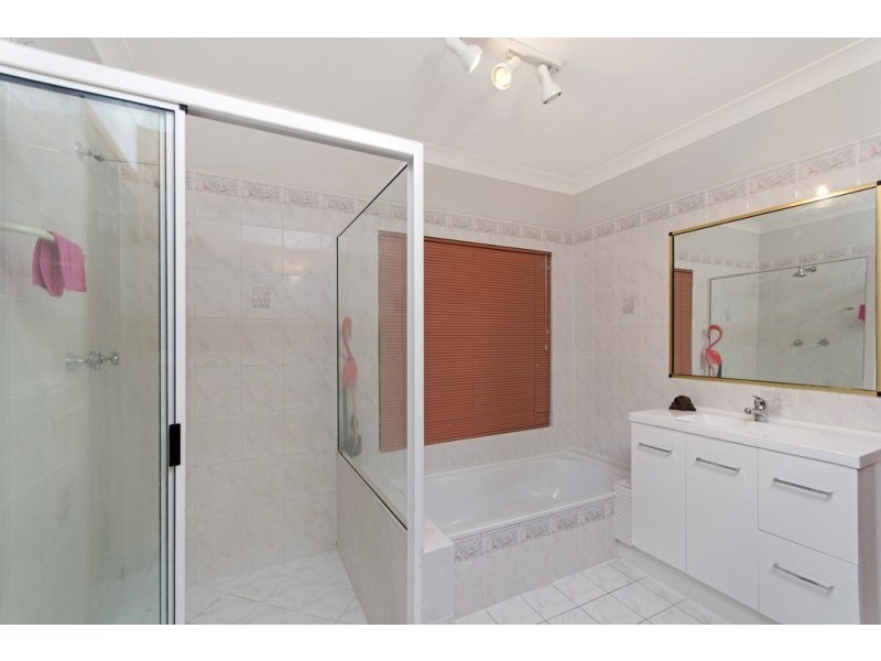 6 Summertime Cl, Trinity Park QLD 4879