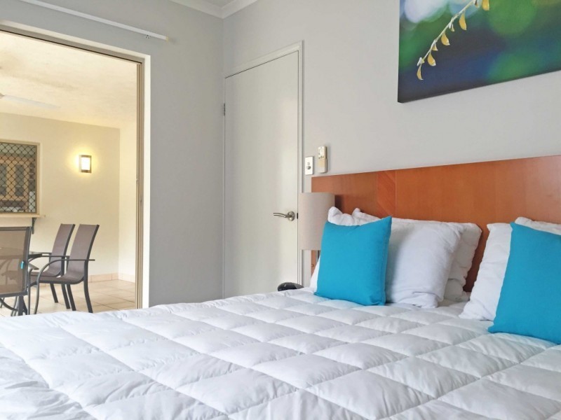 1303/2 GREENSLOPES STREET, Cairns North QLD 4870