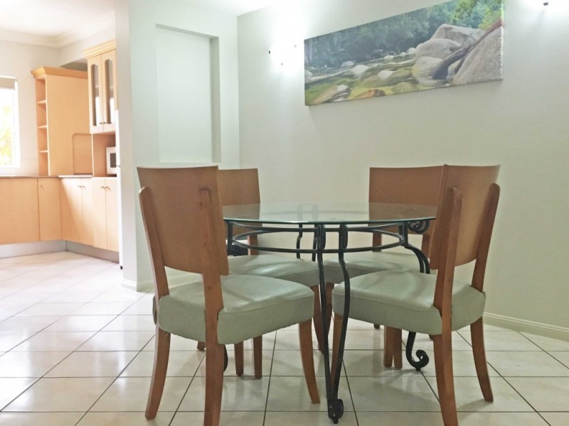 1303/2 GREENSLOPES STREET, Cairns North QLD 4870