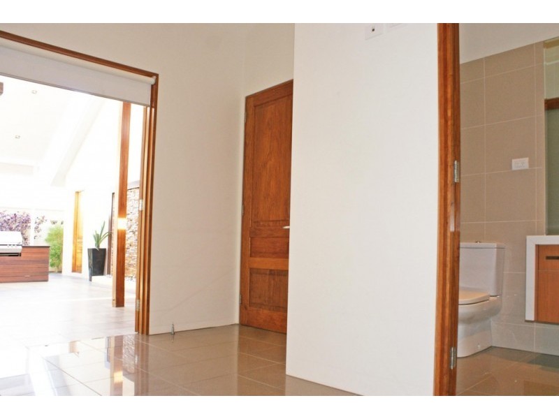 85 Ribbonwood Circuit, Palm Cove QLD 4879