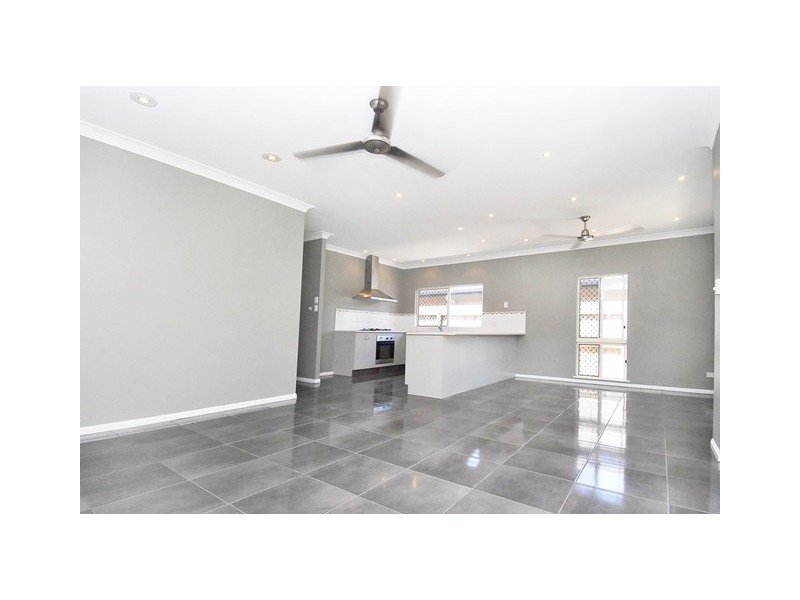 97 Cedar Road, Palm Cove QLD 4879