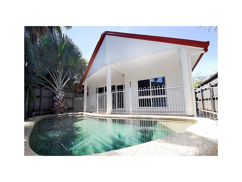 97 Cedar Road, Palm Cove QLD 4879