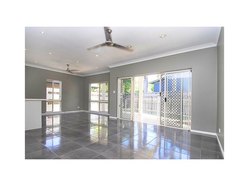 97 Cedar Road, Palm Cove QLD 4879