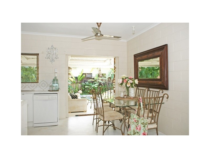 9 Hood Street, Trinity Park QLD 4879