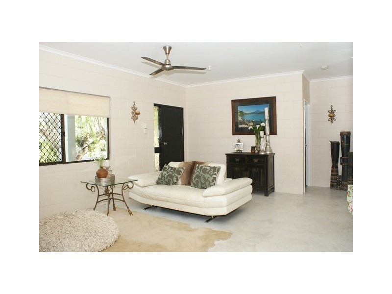9 Hood Street, Trinity Park QLD 4879
