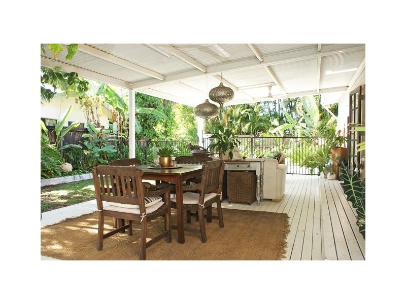 9 Hood Street, Trinity Park QLD 4879