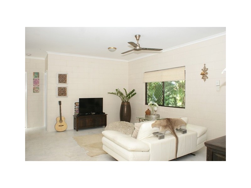 9 Hood Street, Trinity Park QLD 4879