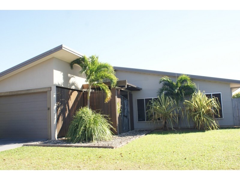 13 Hockey Ave, Smithfield QLD 4878