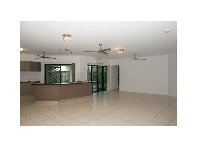 13 Bowline Close, Trinity Beach QLD 4879