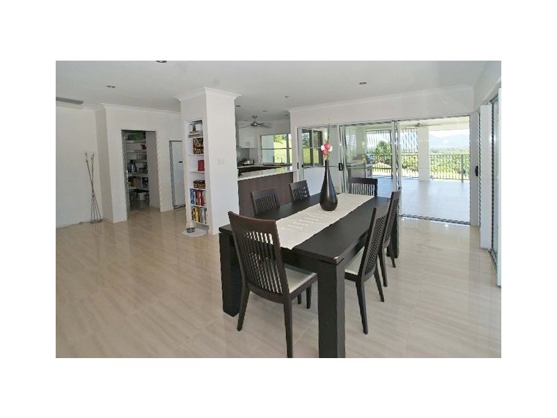 8 Wirrega Close, Caravonica QLD 4878
