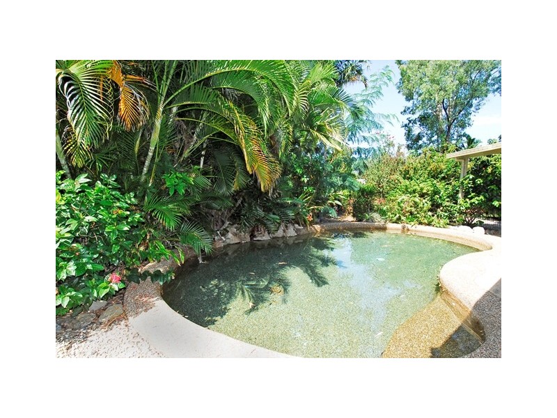 4 Bligh Close, Clifton Beach QLD 4879