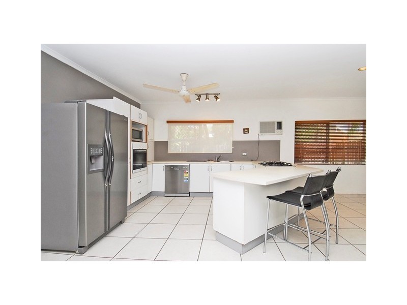 4 Bligh Close, Clifton Beach QLD 4879