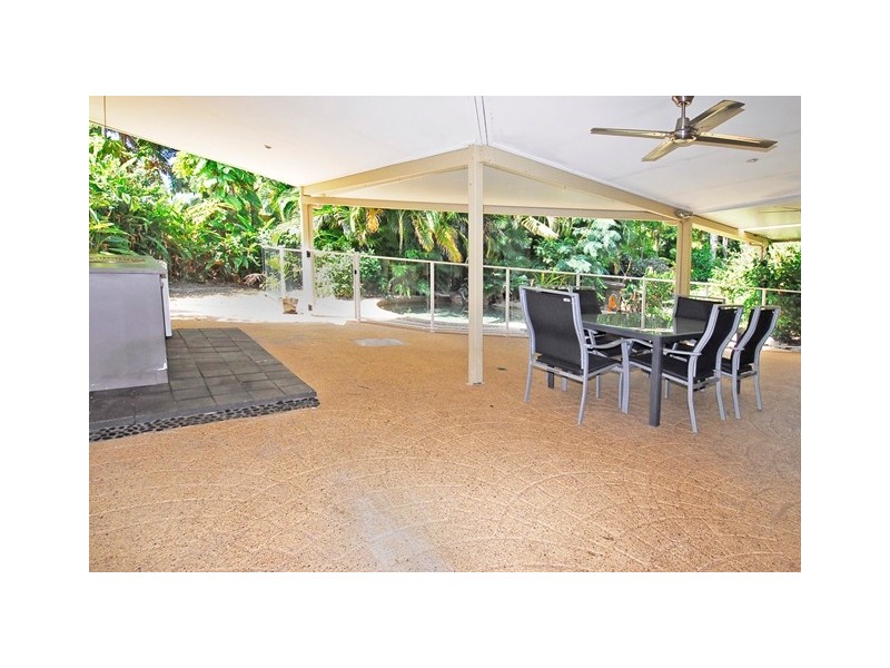 4 Bligh Close, Clifton Beach QLD 4879