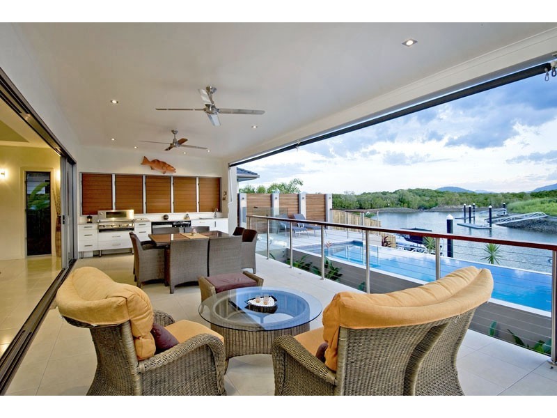 11 Ragamuffin Quay, Trinity Park QLD 4879