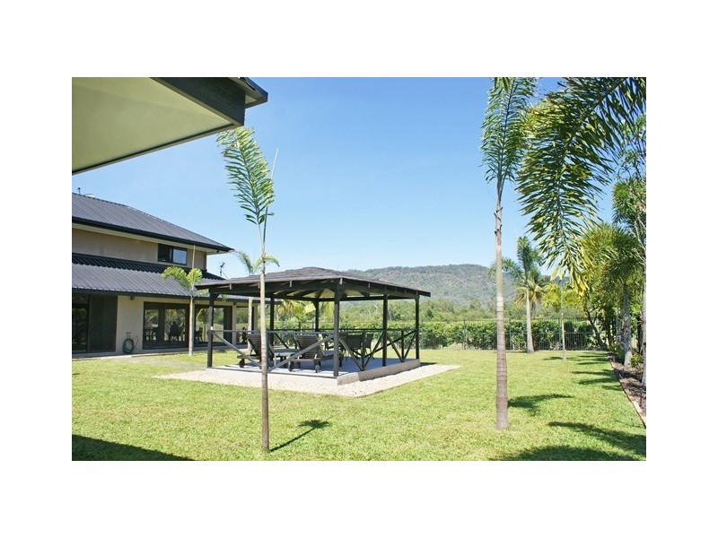 83 Mitre Street, Port Douglas QLD 4877
