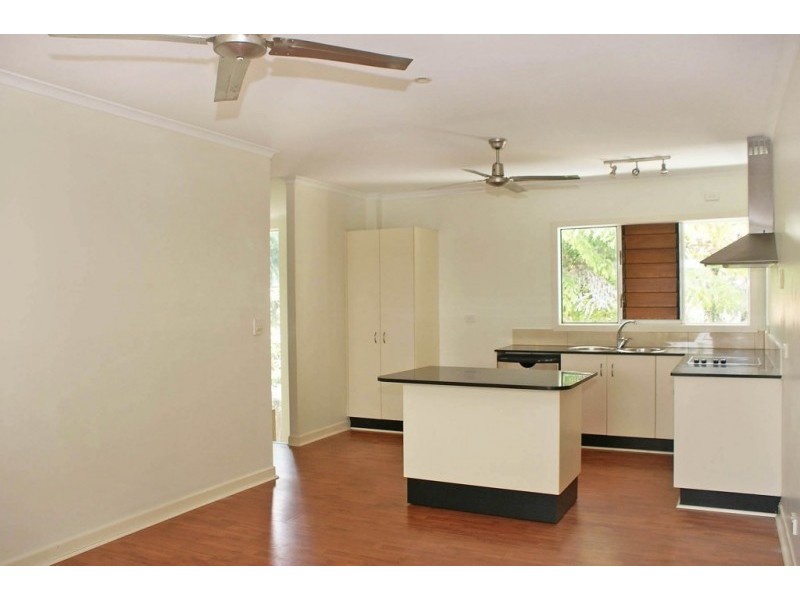 2/15 Amphora Street, Palm Cove QLD 4879