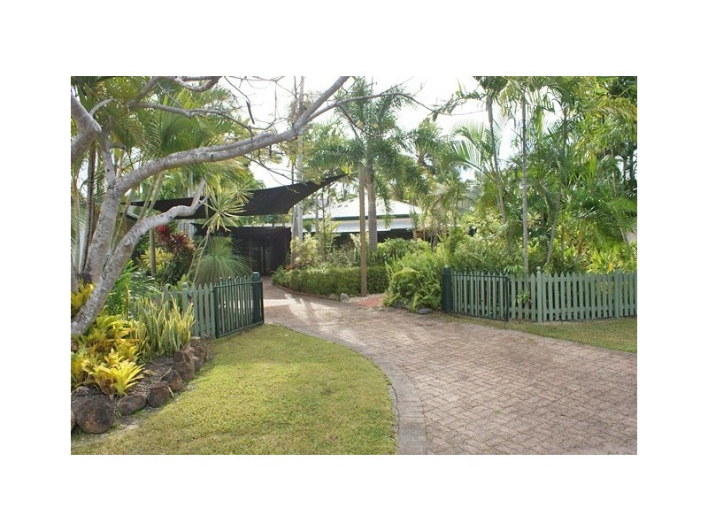 7 Coolangatta Close, Kewarra Beach QLD 4879