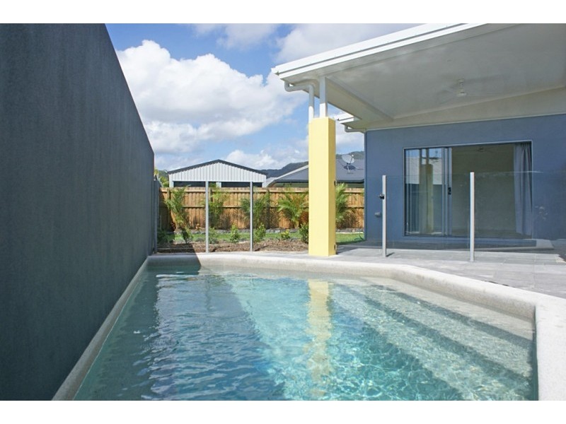 1/12 Pacific Place, Trinity Park QLD 4879