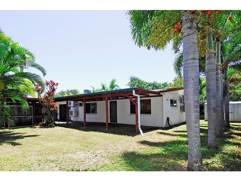 2/7 Corinda Street, Trinity Beach QLD 4879