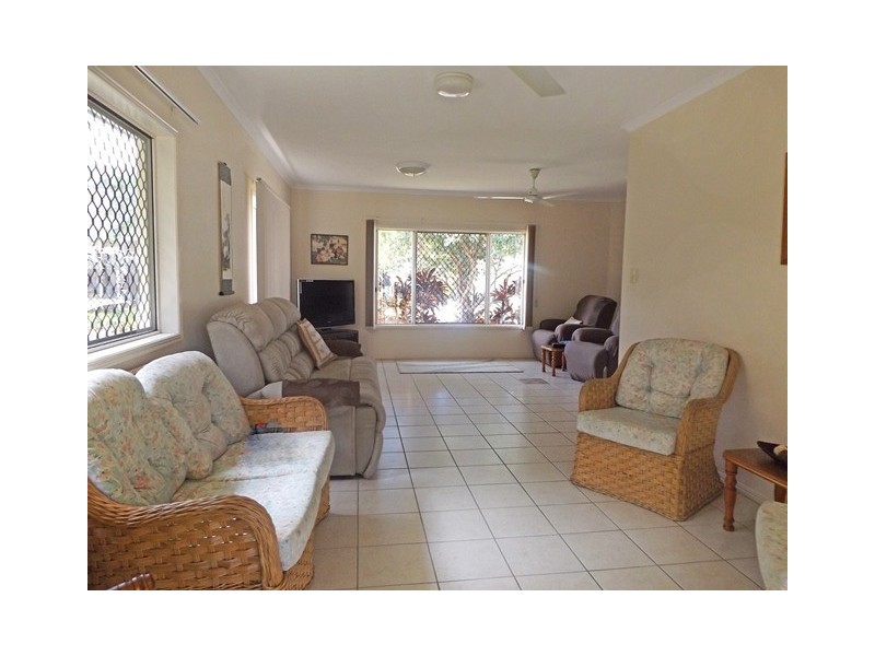 17 Cameron Close, Smithfield QLD 4878