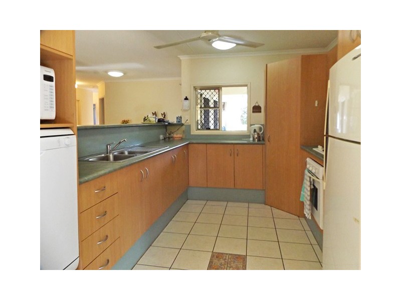17 Cameron Close, Smithfield QLD 4878