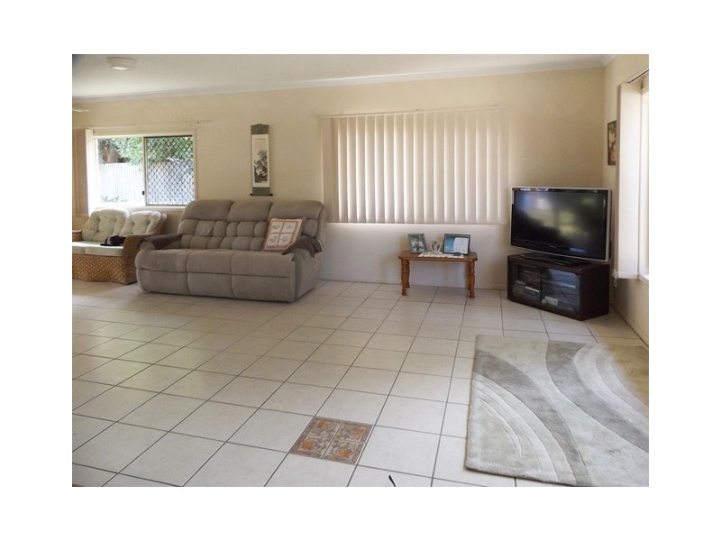 17 Cameron Close, Smithfield QLD 4878