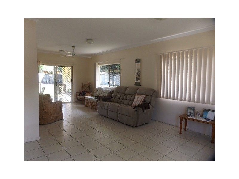 17 Cameron Close, Smithfield QLD 4878