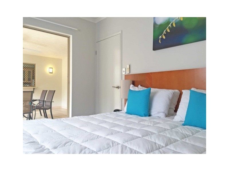 1303/2 Greenslopes Street, Cairns North QLD 4870