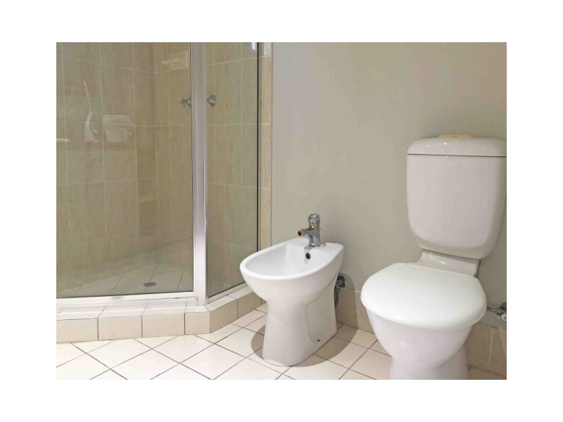 1303/2 Greenslopes Street, Cairns North QLD 4870