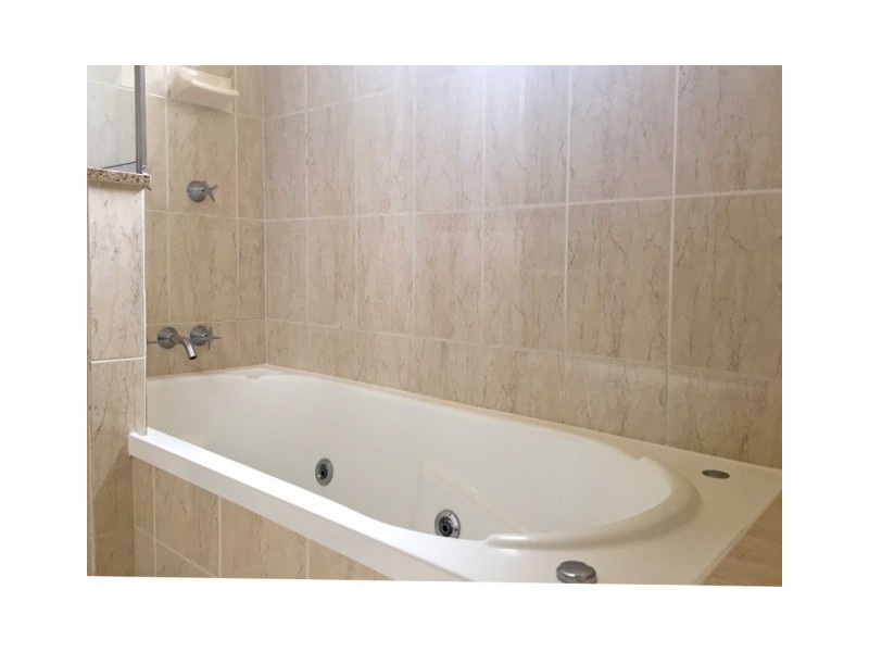 1303/2 Greenslopes Street, Cairns North QLD 4870