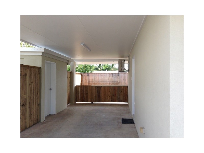 2/9 Strombus Avenue, Trinity Beach QLD 4879