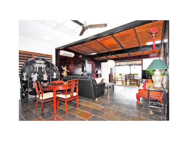 251 O’Shea Esplanade, Machans Beach QLD 4878