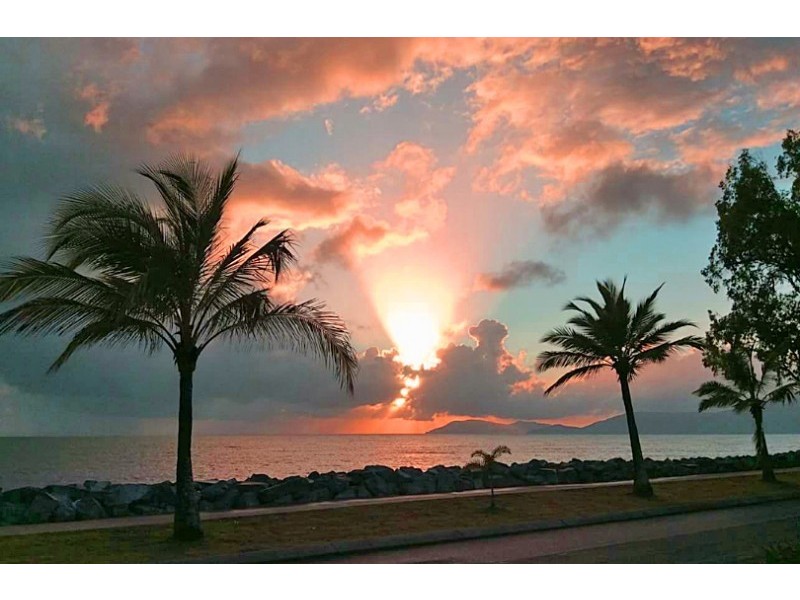 251 O’Shea Esplanade, Machans Beach QLD 4878