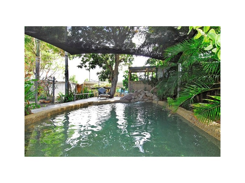 251 O’Shea Esplanade, Machans Beach QLD 4878