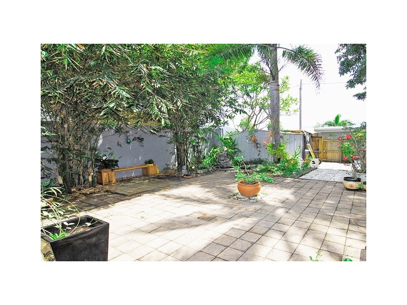 251 O’Shea Esplanade, Machans Beach QLD 4878