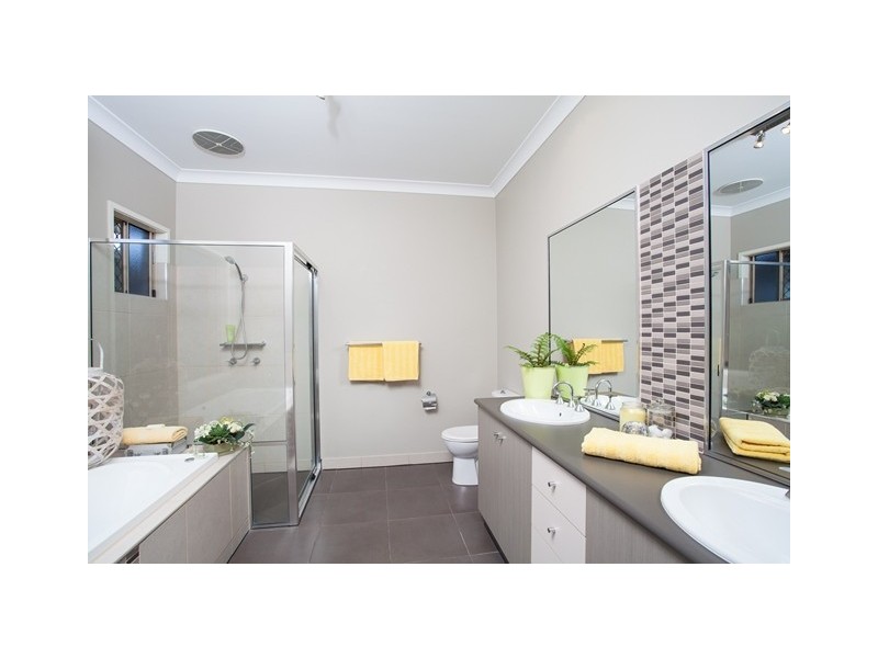 11 Iridescent Drive, Trinity Park QLD 4879