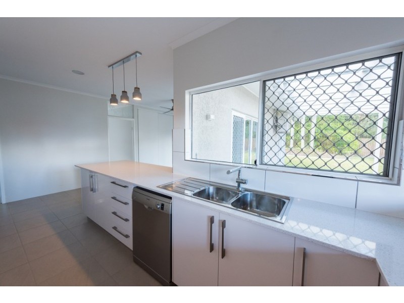 28 Lamb Street, Smithfield QLD 4878