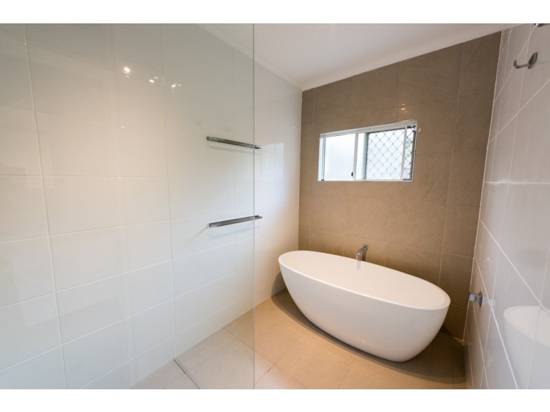 28 Lamb Street, Smithfield QLD 4878