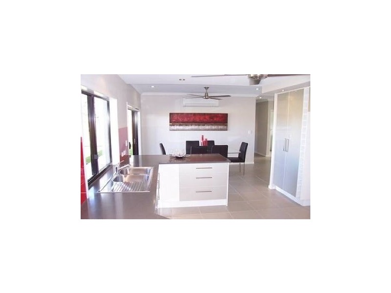 2 Jabiru Court, Smithfield QLD 4878
