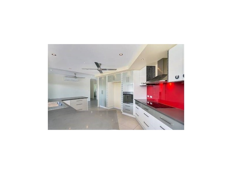 2 Jabiru Court, Smithfield QLD 4878