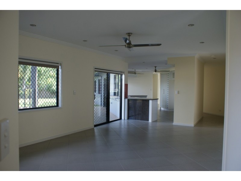 2 Jabiru Court, Smithfield QLD 4878