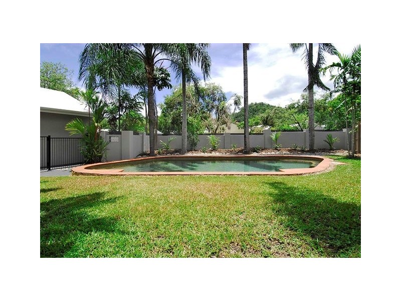 28 Lamb Street, Smithfield QLD 4878