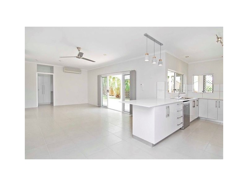 28 Lamb Street, Smithfield QLD 4878